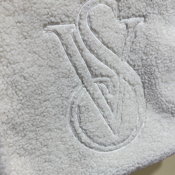 Victoria's Secret Cream Plush Tote - Picture 6 of 12